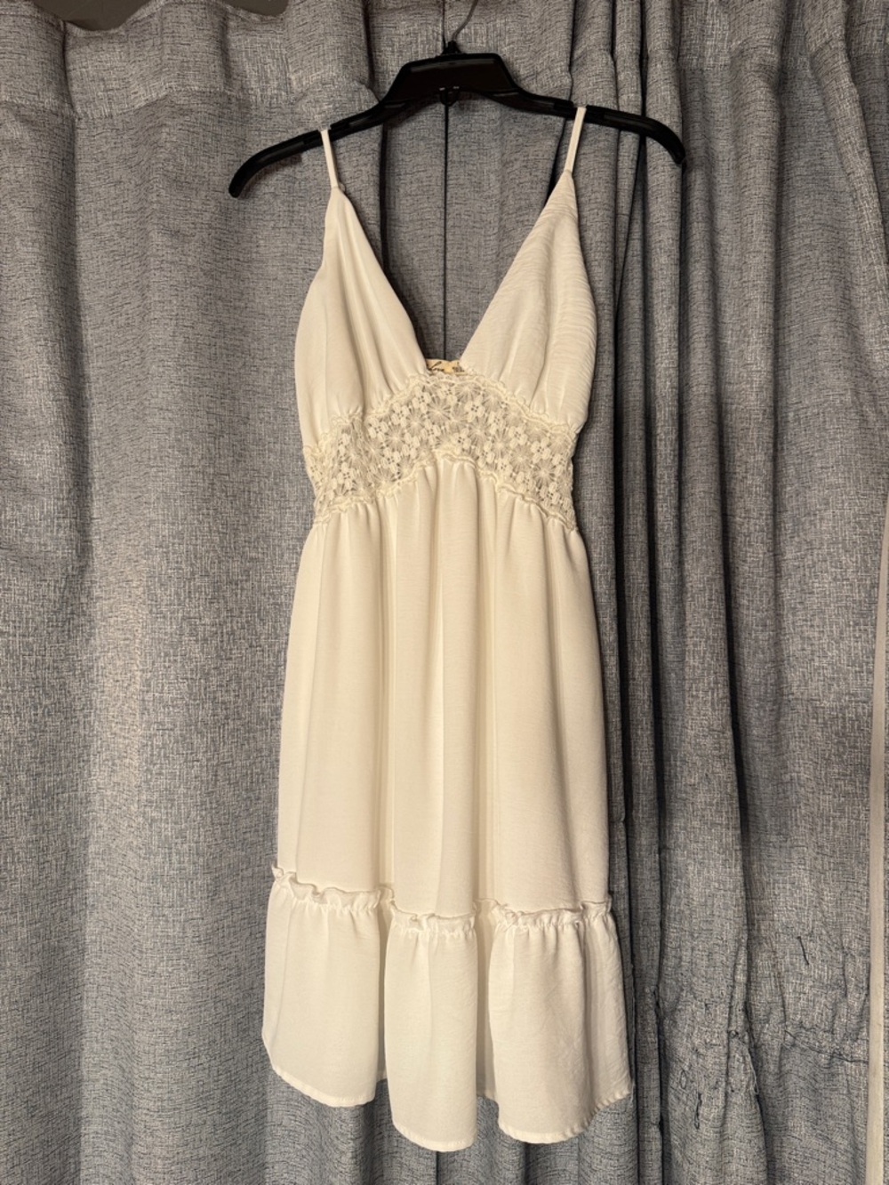 **READ DESCRIPTION** 3/$30! 🛍️ Ivory Spaghetti Strap Sundress